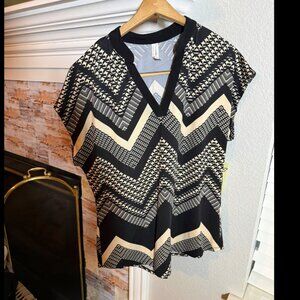 NWT Black & Cream Chevron Blouse – PerSeption Concept Medium